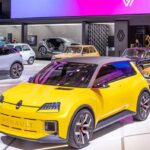 RENAULT-5 PROTOTYPE-ENCONTRA-SEUS-IRMÃOS-MAIS-VELHOS-NO-SALÃO-DO-AUTOMÓVEL-DE-MUNIQUE-DESTAQUE